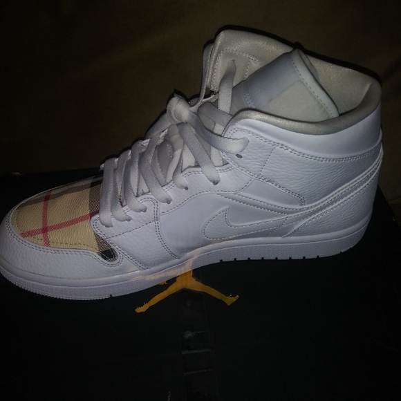 Jordan 1s - Picture 3 of 3